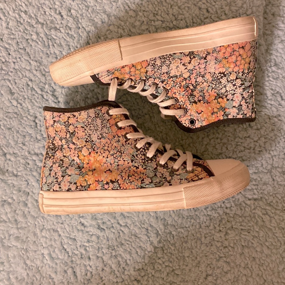 Flow problems high- tops